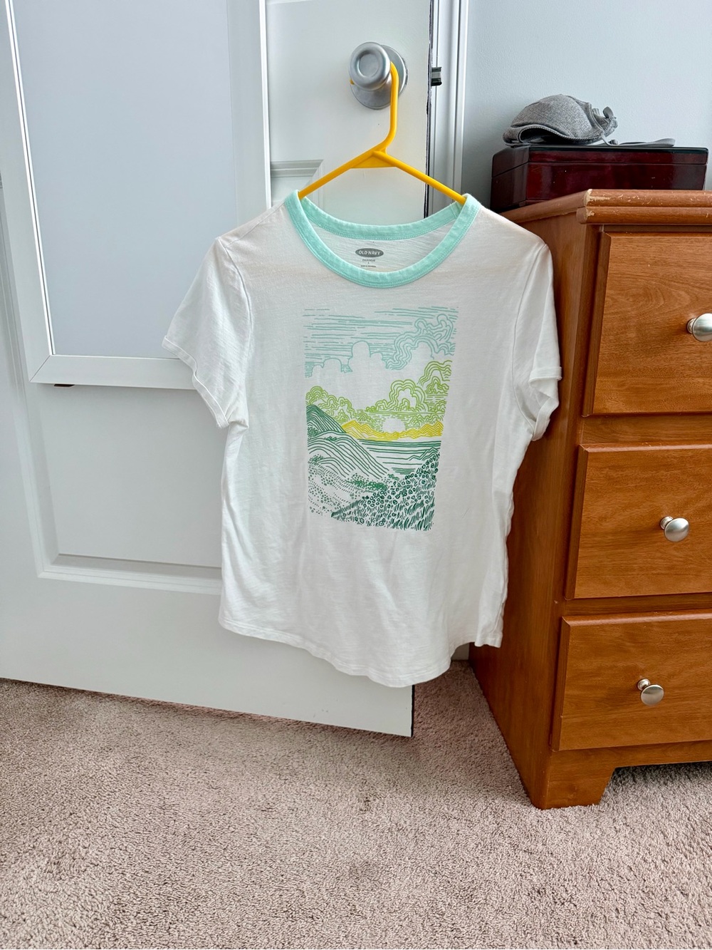 Large Old Navy tee